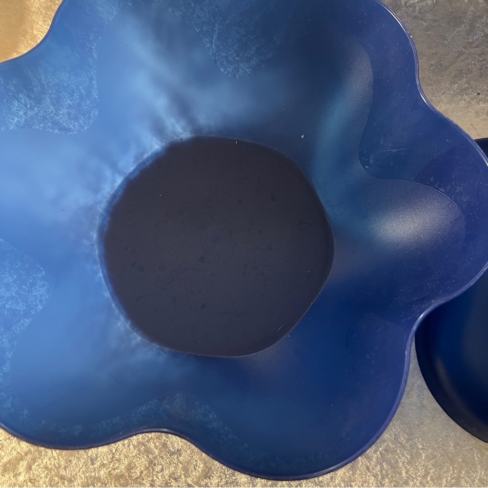 Blue Flower-Shaped Container - Picture 6 of 7